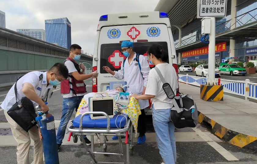 镇坪县救护车出租公司